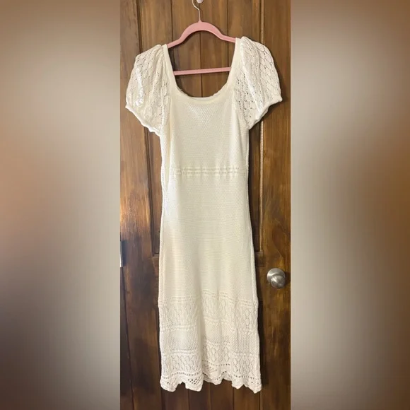 Elegant White Midi Dress - Picture 3 of 3